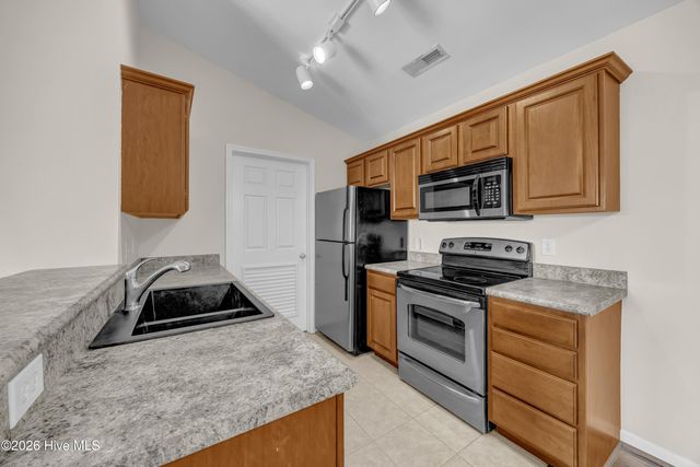 4416 Jay Bird Circle Unit 201, Wilmington, NC 28412