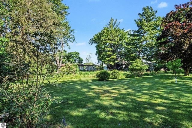 131 Riverside Drive, Alma, MI 48801