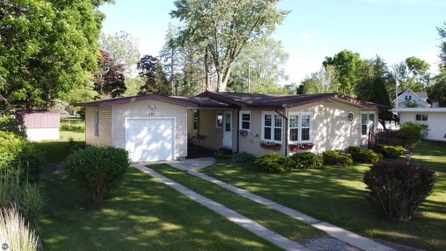 131 Riverside Drive, Alma, MI 48801