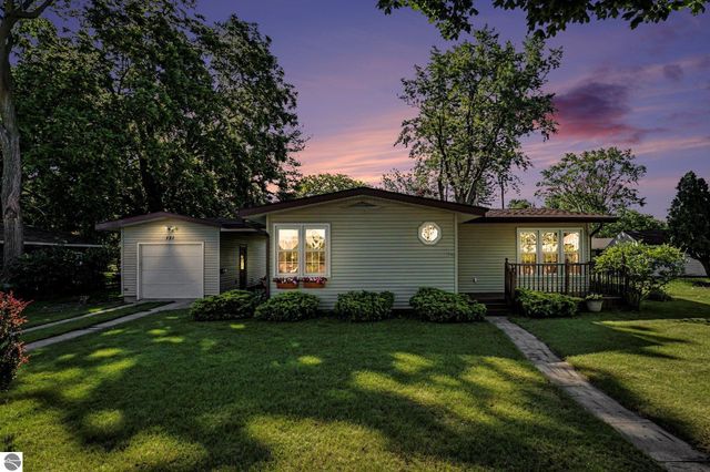 131 Riverside Drive, Alma, MI 48801