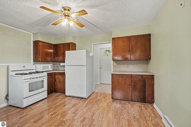 131 Riverside Drive, Alma, MI 48801