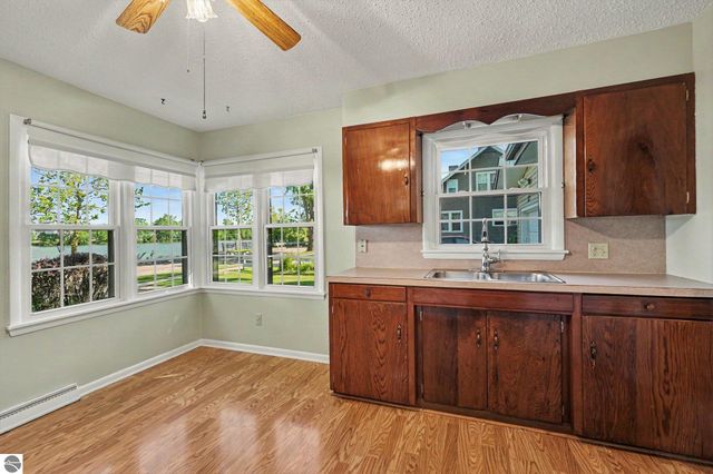 131 Riverside Drive, Alma, MI 48801