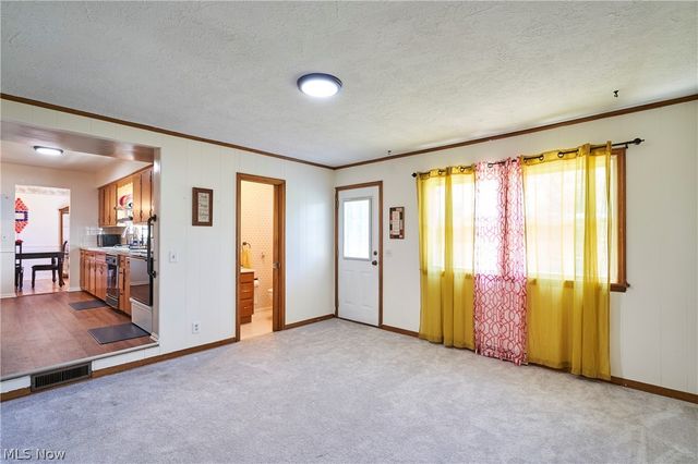 636 Franklin Avenue, Cuyahoga Falls, OH 44221