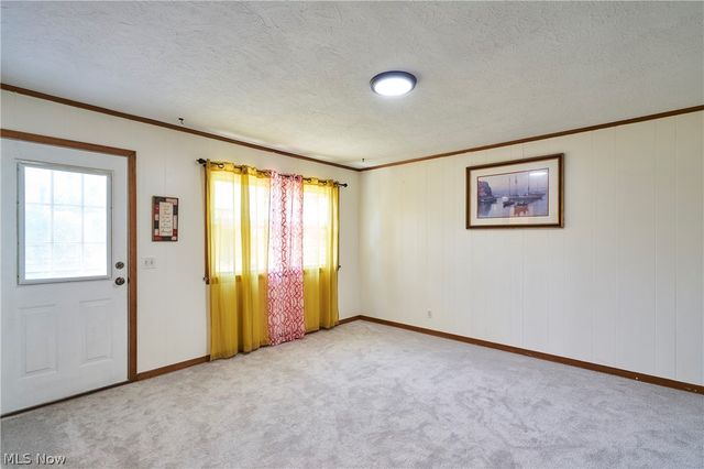 636 Franklin Avenue, Cuyahoga Falls, OH 44221