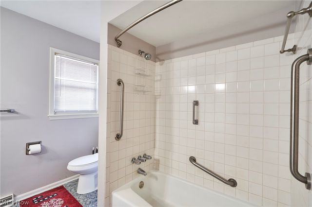 636 Franklin Avenue, Cuyahoga Falls, OH 44221