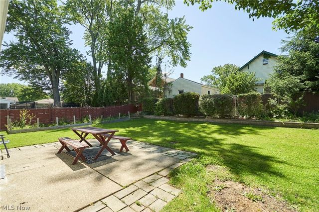 636 Franklin Avenue, Cuyahoga Falls, OH 44221