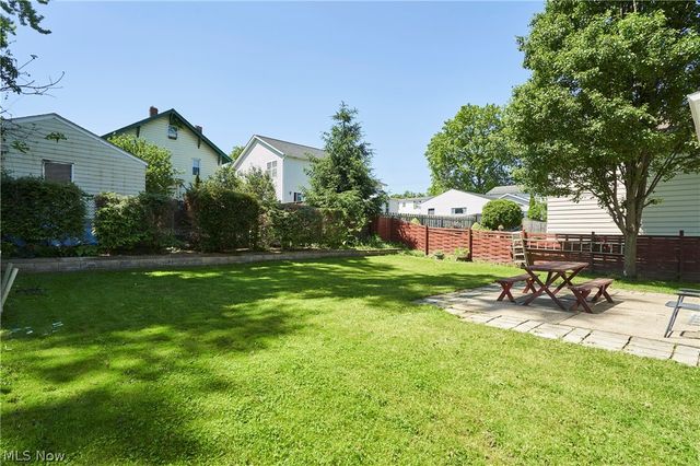 636 Franklin Avenue, Cuyahoga Falls, OH 44221