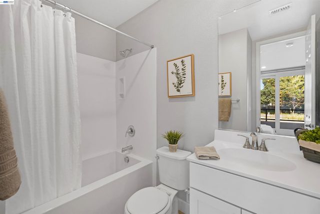 405 Industrial Parkway, Hayward, CA 94544