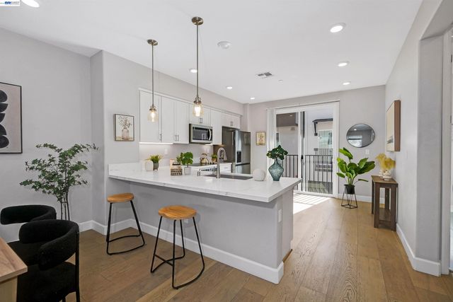 405 Industrial Parkway, Hayward, CA 94544