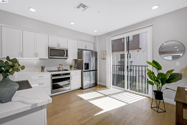 405 Industrial Parkway, Hayward, CA 94544