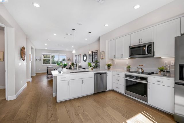 405 Industrial Parkway, Hayward, CA 94544