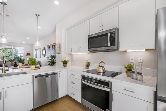 405 Industrial Parkway, Hayward, CA 94544