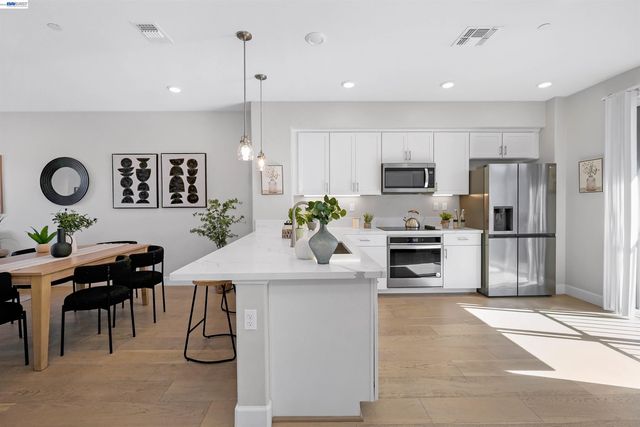 405 Industrial Parkway, Hayward, CA 94544