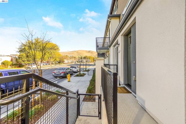 405 Industrial Parkway, Hayward, CA 94544