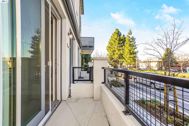 405 Industrial Parkway, Hayward, CA 94544