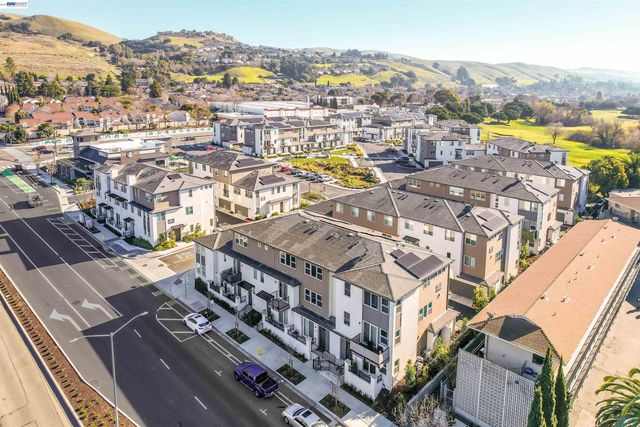 405 Industrial Parkway, Hayward, CA 94544