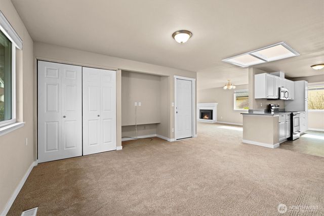 24619 12th Avenue S, Des Moines, WA 98198