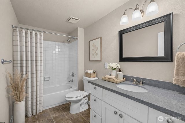 24619 12th Avenue S, Des Moines, WA 98198