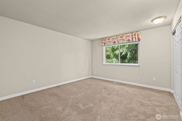 24619 12th Avenue S, Des Moines, WA 98198