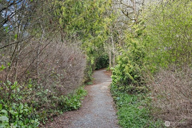 24619 12th Avenue S, Des Moines, WA 98198