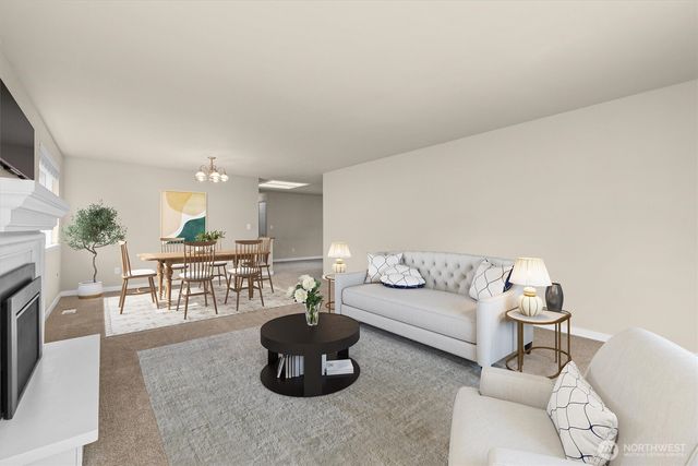 24619 12th Avenue S, Des Moines, WA 98198