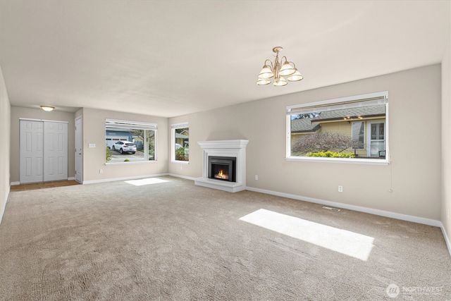 24619 12th Avenue S, Des Moines, WA 98198