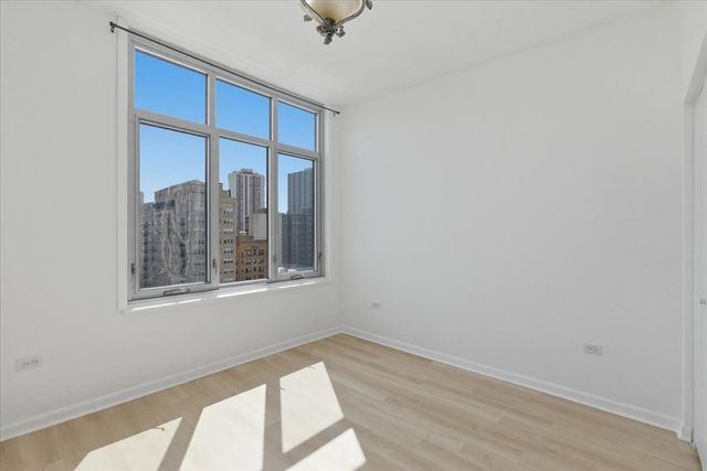 1134 W Granville Avenue 1003, Chicago, IL 60660