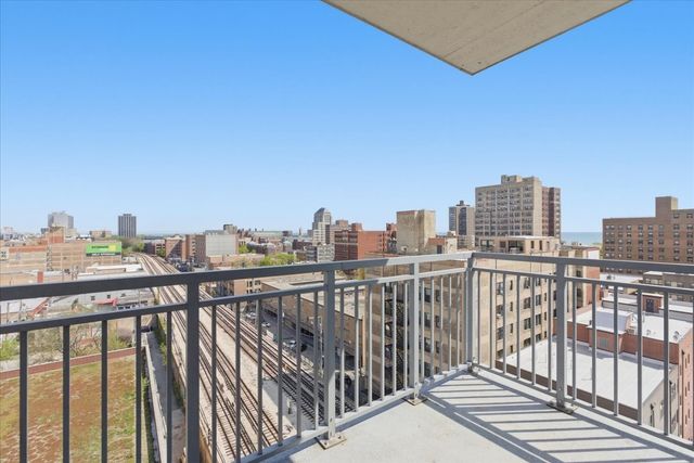 1134 W Granville Avenue 1003, Chicago, IL 60660