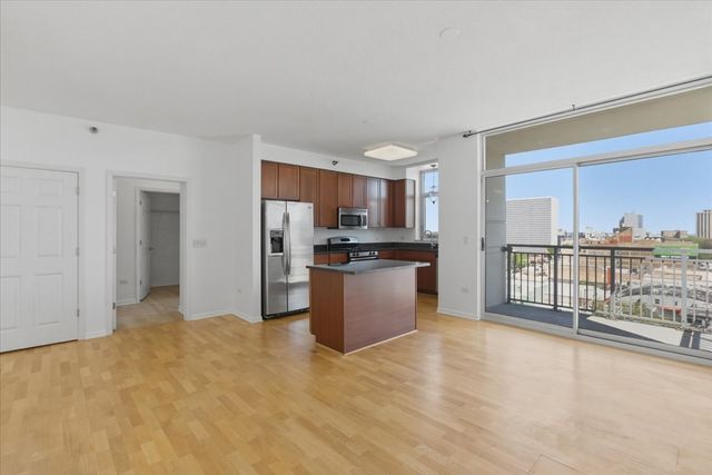 1134 W Granville Avenue 1003, Chicago, IL 60660