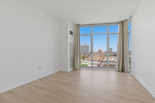 1134 W Granville Avenue 1003, Chicago, IL 60660
