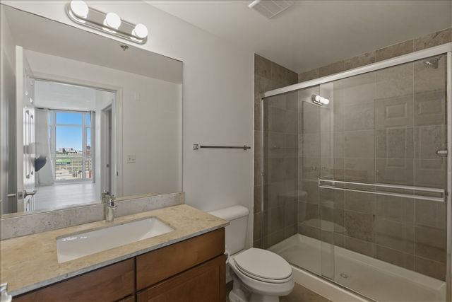 1134 W Granville Avenue 1003, Chicago, IL 60660