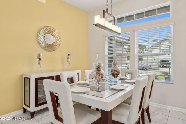 127 BRADFORD LAKE Circle, Jacksonville, FL 32218