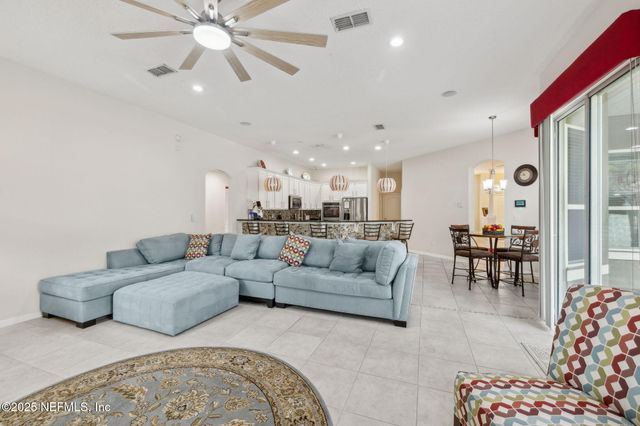 127 BRADFORD LAKE Circle, Jacksonville, FL 32218