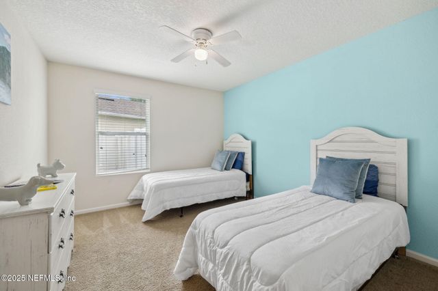 127 BRADFORD LAKE Circle, Jacksonville, FL 32218