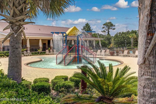 127 BRADFORD LAKE Circle, Jacksonville, FL 32218