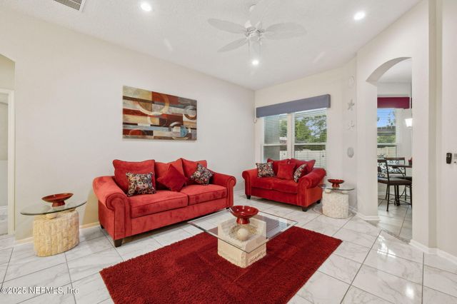 127 BRADFORD LAKE Circle, Jacksonville, FL 32218