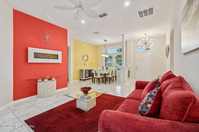 127 BRADFORD LAKE Circle, Jacksonville, FL 32218