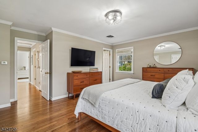 21 Tremont Ter, Livingston Twp., NJ 07039