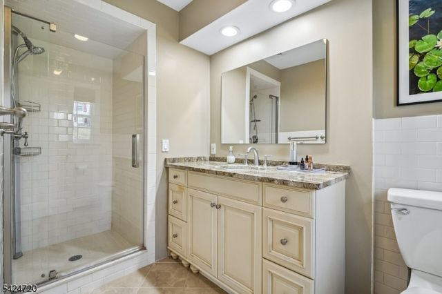 21 Tremont Ter, Livingston Twp., NJ 07039