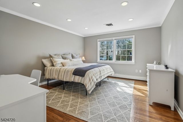 21 Tremont Ter, Livingston Twp., NJ 07039