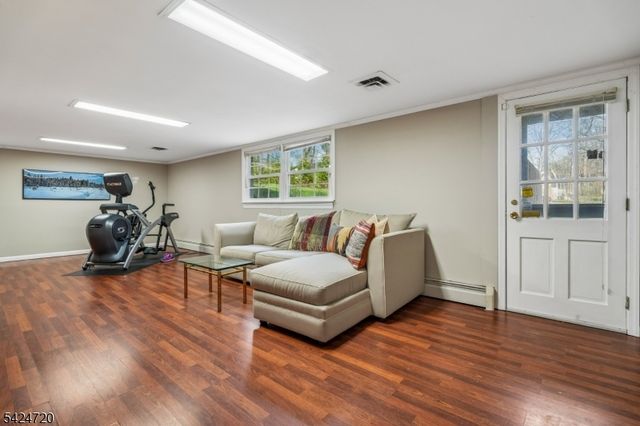 21 Tremont Ter, Livingston Twp., NJ 07039