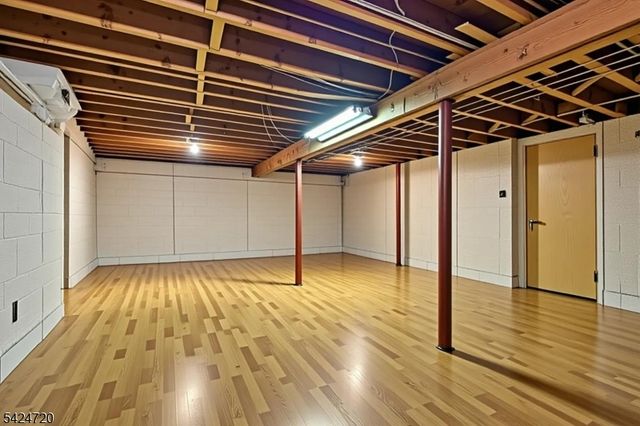 21 Tremont Ter, Livingston Twp., NJ 07039