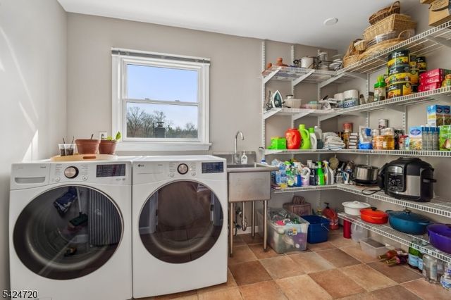 21 Tremont Ter, Livingston Twp., NJ 07039