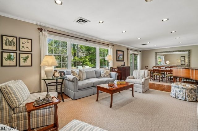 21 Tremont Ter, Livingston Twp., NJ 07039