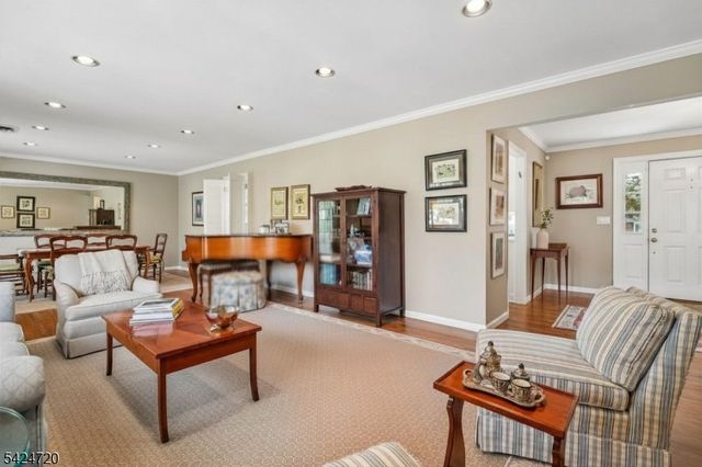 21 Tremont Ter, Livingston Twp., NJ 07039