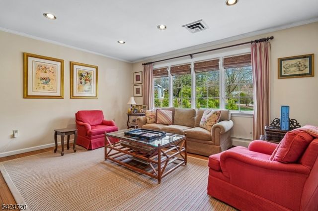 21 Tremont Ter, Livingston Twp., NJ 07039