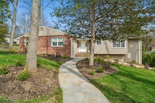 21 Tremont Ter, Livingston Twp., NJ 07039