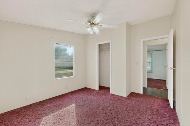 3 Miller ST, Smithville, TX 78957