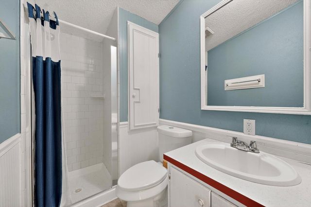 3 Miller ST, Smithville, TX 78957