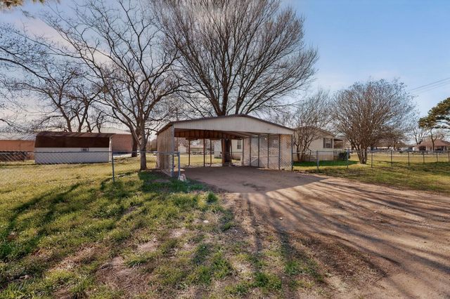 3 Miller ST, Smithville, TX 78957